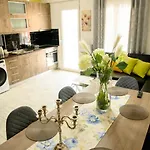 Perfekt Geschnittene 3-raum-wohnung Fuer Familien דירה