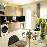 Perfekt Geschnittene 3-raum-wohnung Fuer Familien アパート *